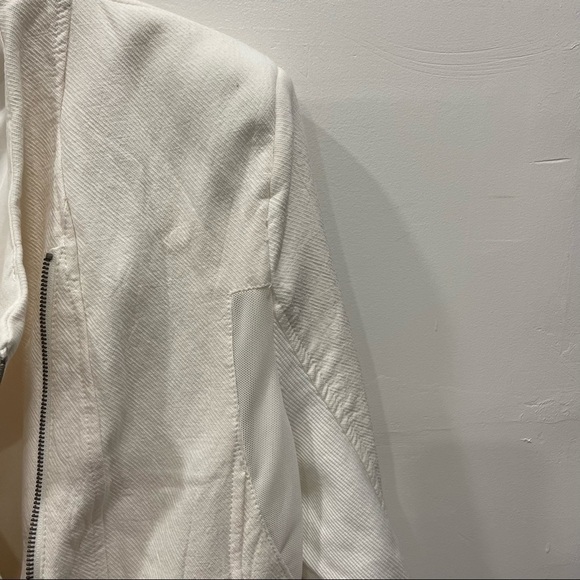 Blank NYC Mesh Detail Crepe Jacket in Windy City - Picture 9 of 15